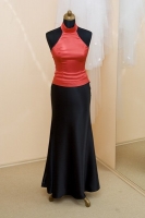 šaty č.22, velikost 34, černé-červené, prodejní cena 700,- POZOR SLEVA 500,-
